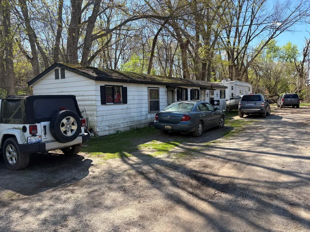 2394 Yankee Street Howard Township MI 49120