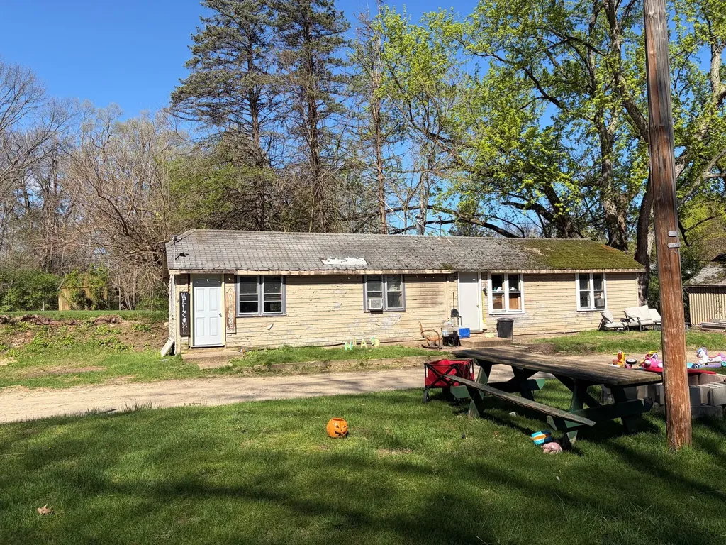 2394 Yankee Street Howard Township MI 49120