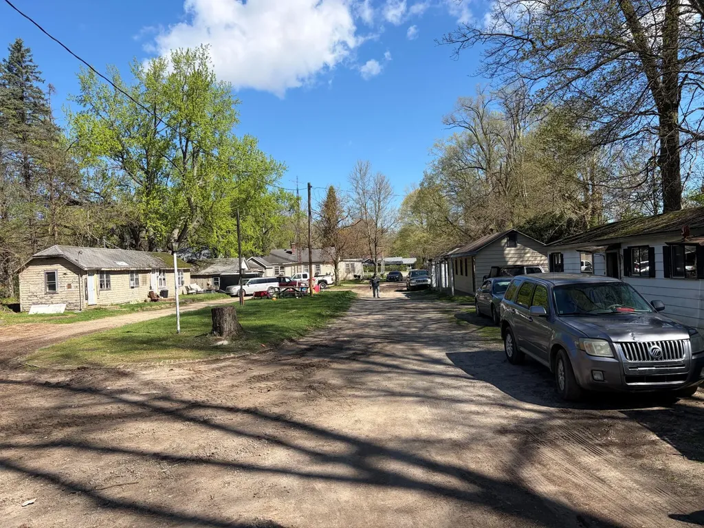 2394 Yankee Street Howard Township MI 49120