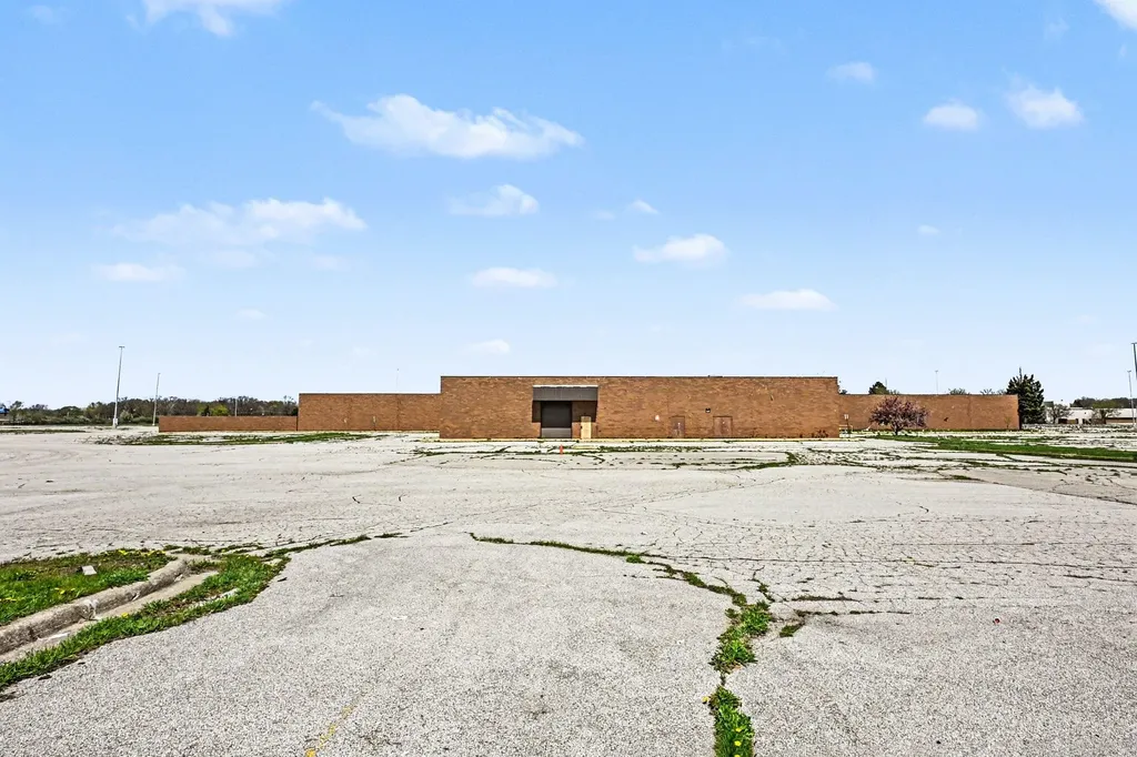 1800 Pipestone Road Benton Charter Township MI 49022