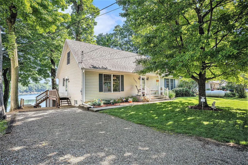15891 Lakeview Drive Buchanan Township MI 49107