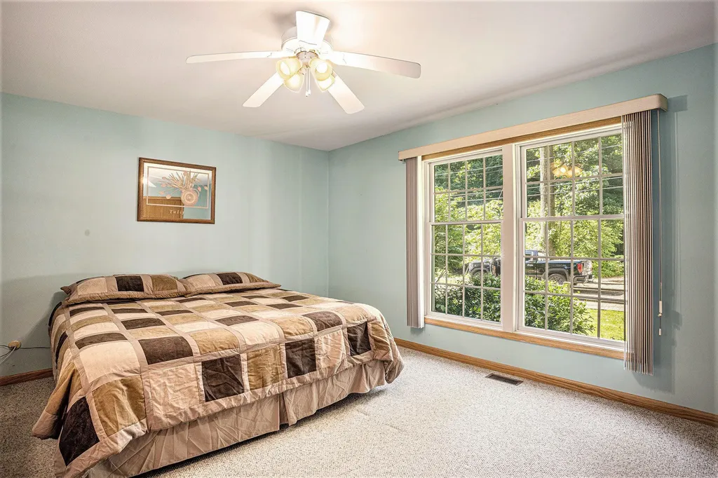 15891 Lakeview Drive Buchanan Township MI 49107