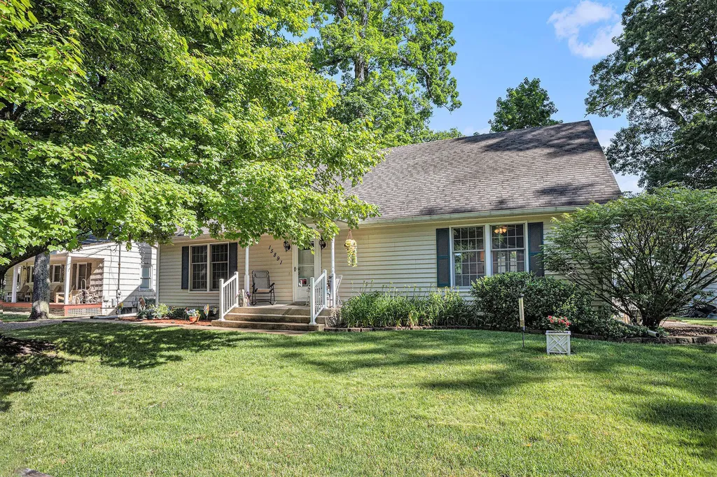 15891 Lakeview Drive Buchanan Township MI 49107