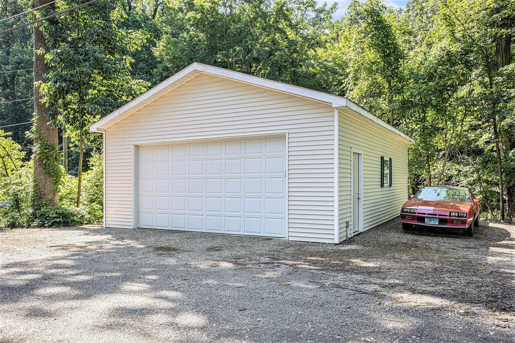 15891 Lakeview Drive Buchanan Township MI 49107
