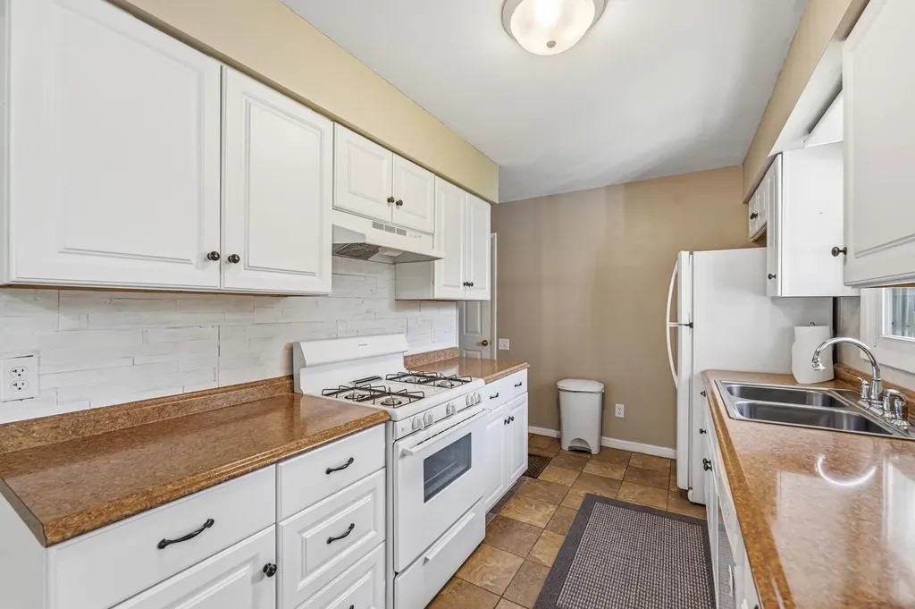 22977 Grandeur Avenue Mattawan Village MI 49071