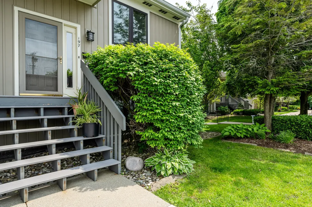 197 Wayne Street St. Joseph City MI 49085