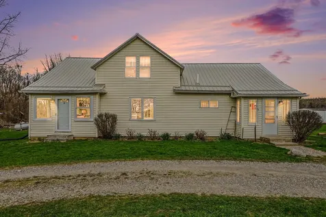 8263 S Scottdale Road Oronoko Charter Township MI 49103