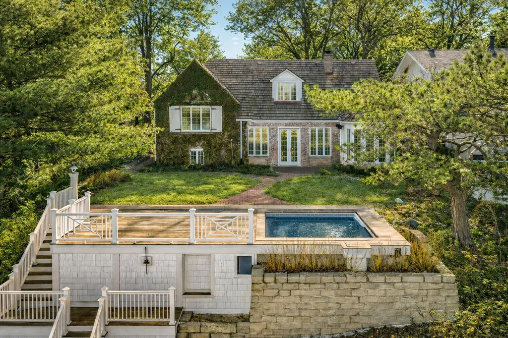 502 Marquette Drive New Buffalo City MI 49117
