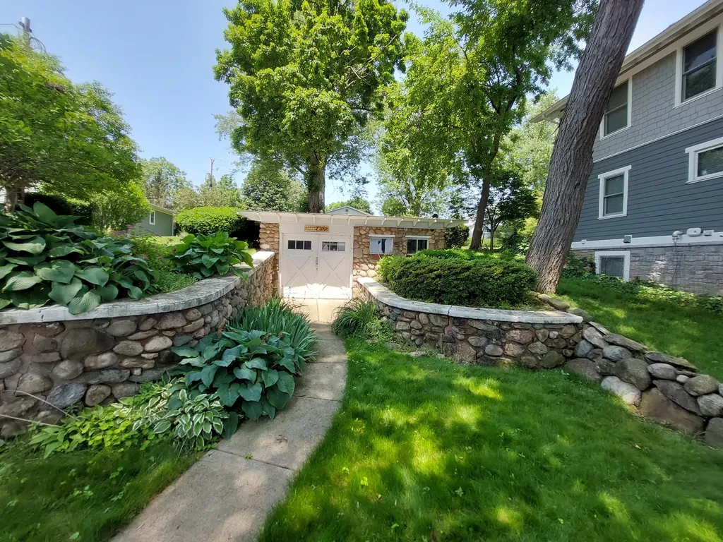 23675 N Shore Drive Ontwa Township MI 49112
