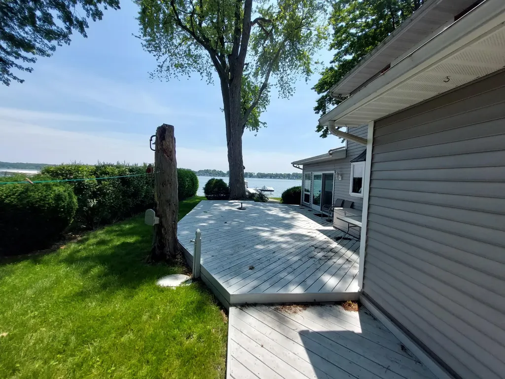 23675 N Shore Drive Ontwa Township MI 49112