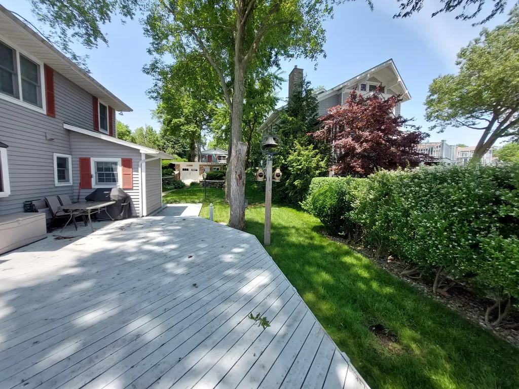 23675 N Shore Drive Ontwa Township MI 49112