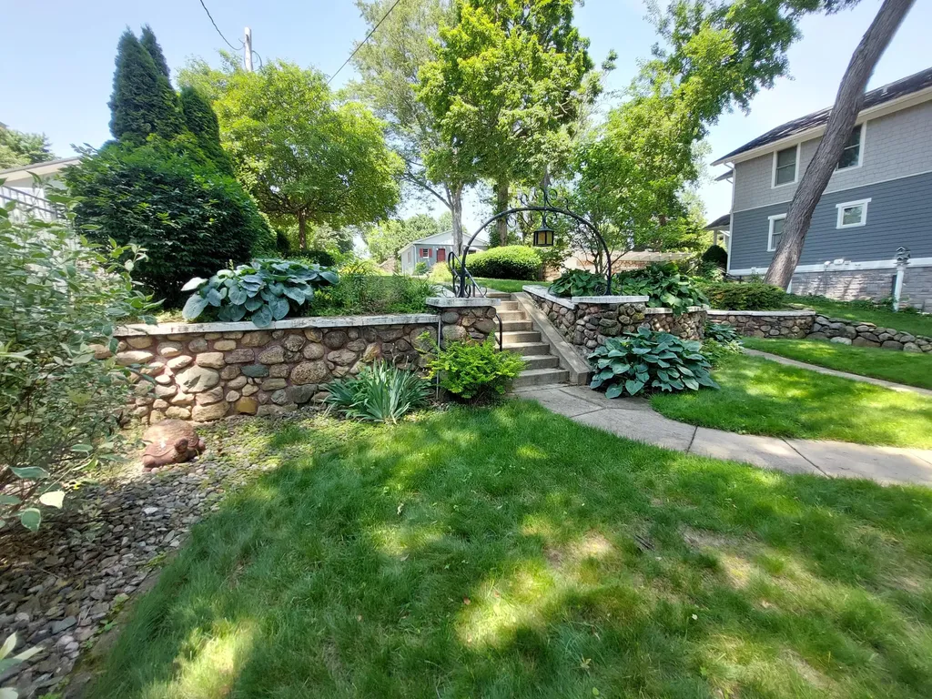 23675 N Shore Drive Ontwa Township MI 49112