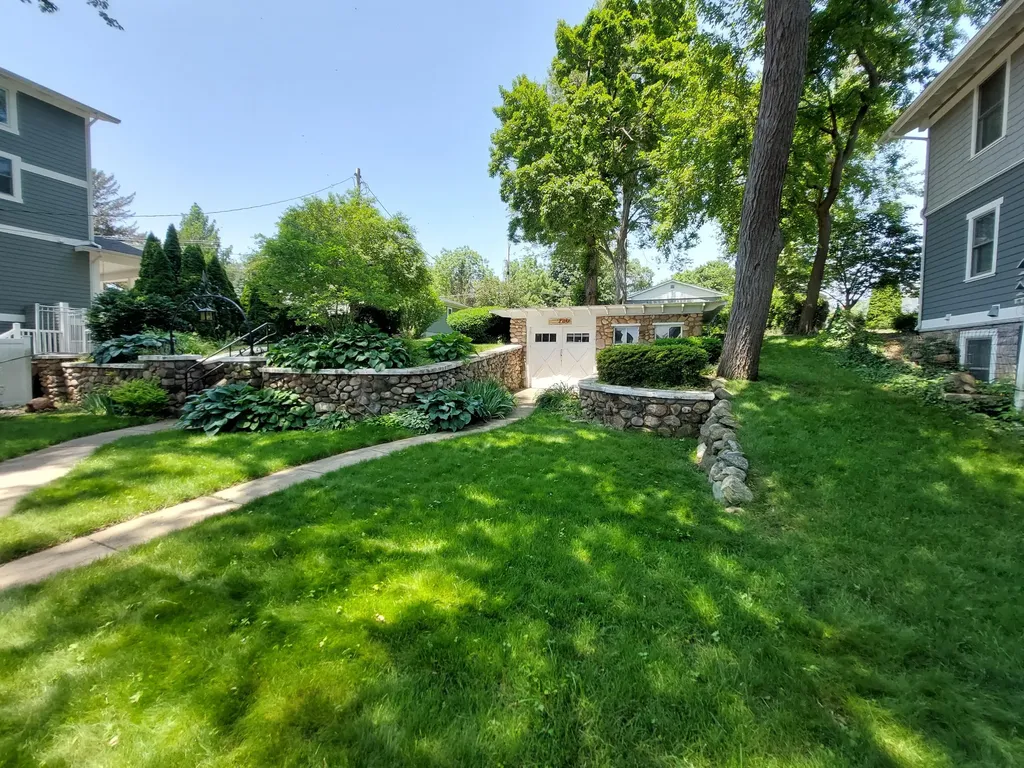 23675 N Shore Drive Ontwa Township MI 49112