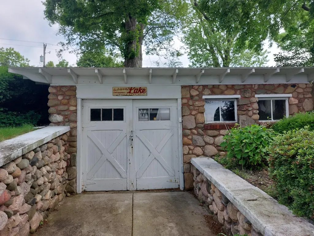 23675 N Shore Drive Ontwa Township MI 49112