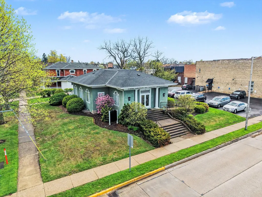 624 Phoenix Street South Haven City MI 49090