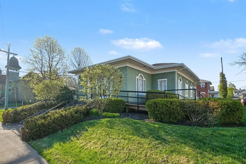 624 Phoenix Street South Haven City MI 49090