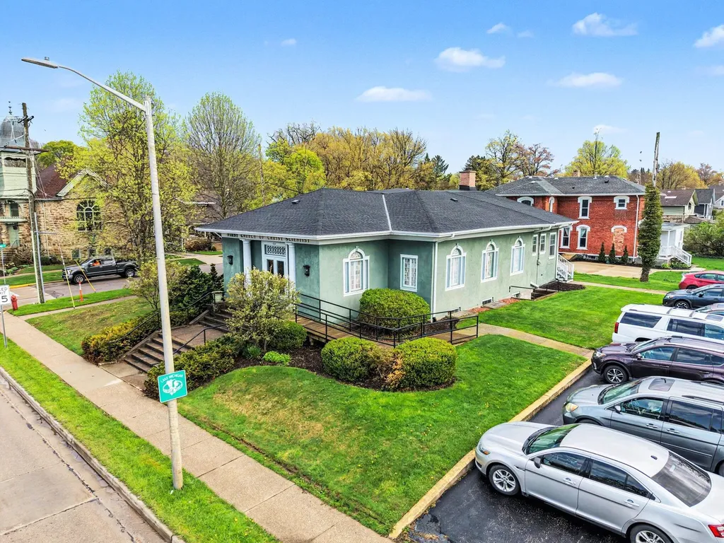 624 Phoenix Street South Haven City MI 49090