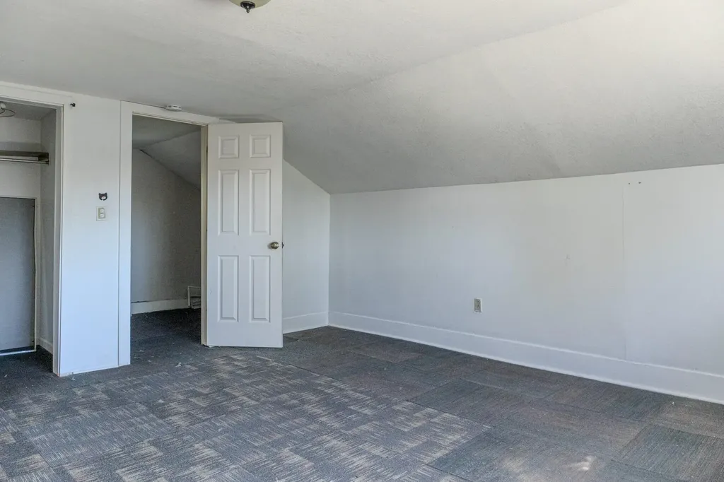 409 S Haver Street Hartford City MI 49057