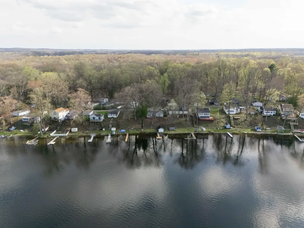 15899 Lakeview Drive Buchanan Township MI 49107
