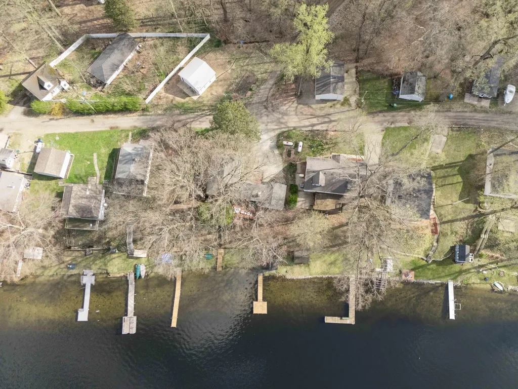 15899 Lakeview Drive Buchanan Township MI 49107