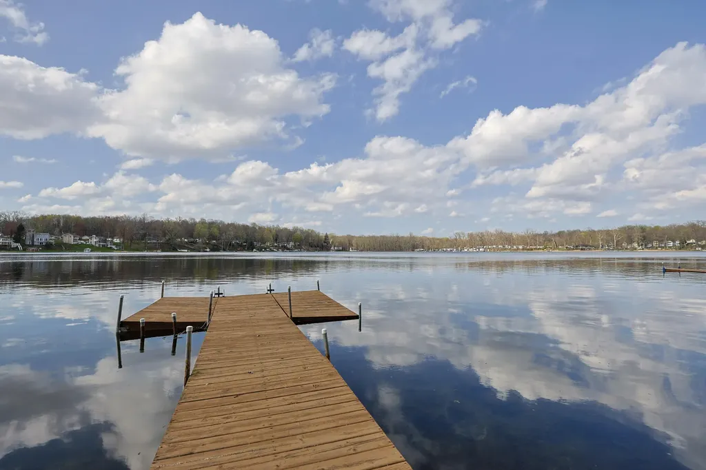 15899 Lakeview Drive Buchanan Township MI 49107