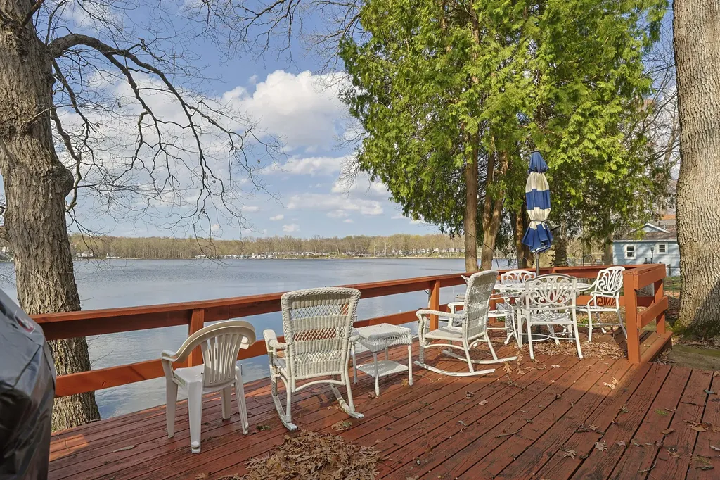 15899 Lakeview Drive Buchanan Township MI 49107
