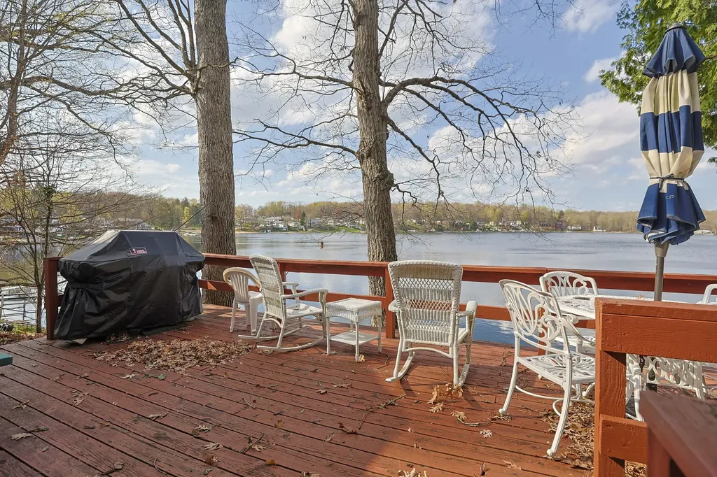 15899 Lakeview Drive Buchanan Township MI 49107