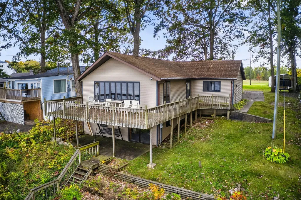 48168 70th Avenue Lawrence Township MI 49045