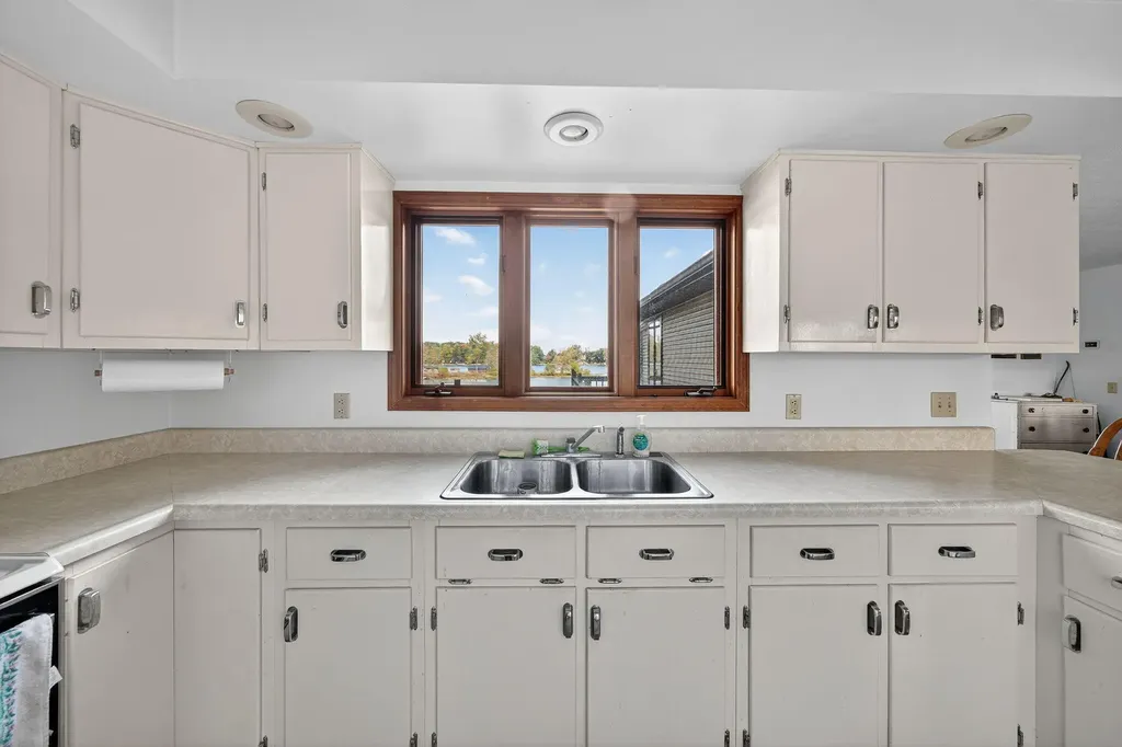 48168 70th Avenue Lawrence Township MI 49045
