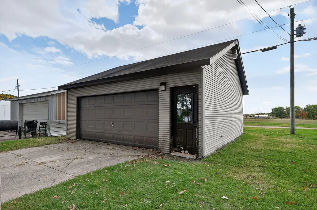 48168 70th Avenue Lawrence Township MI 49045