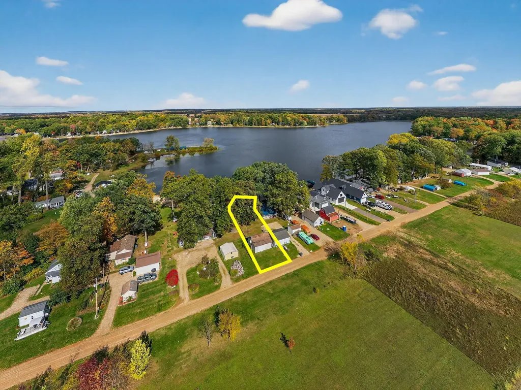 48168 70th Avenue Lawrence Township MI 49045