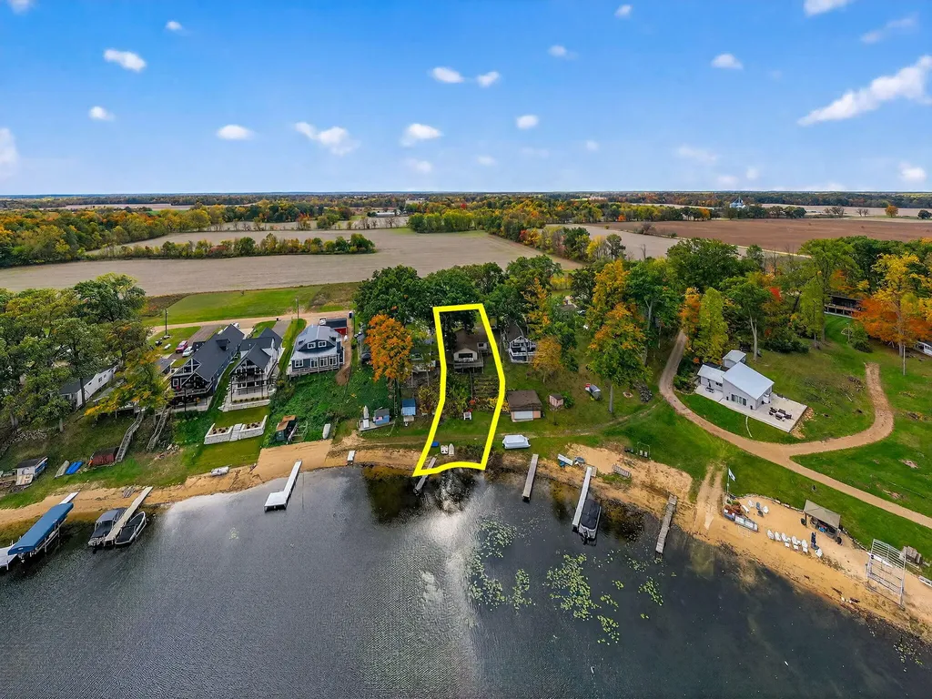 48168 70th Avenue Lawrence Township MI 49045