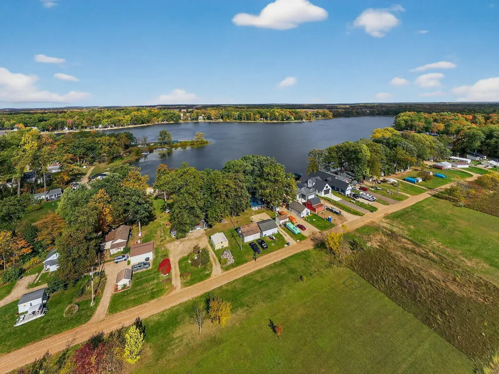 48168 70th Avenue Lawrence Township MI 49045