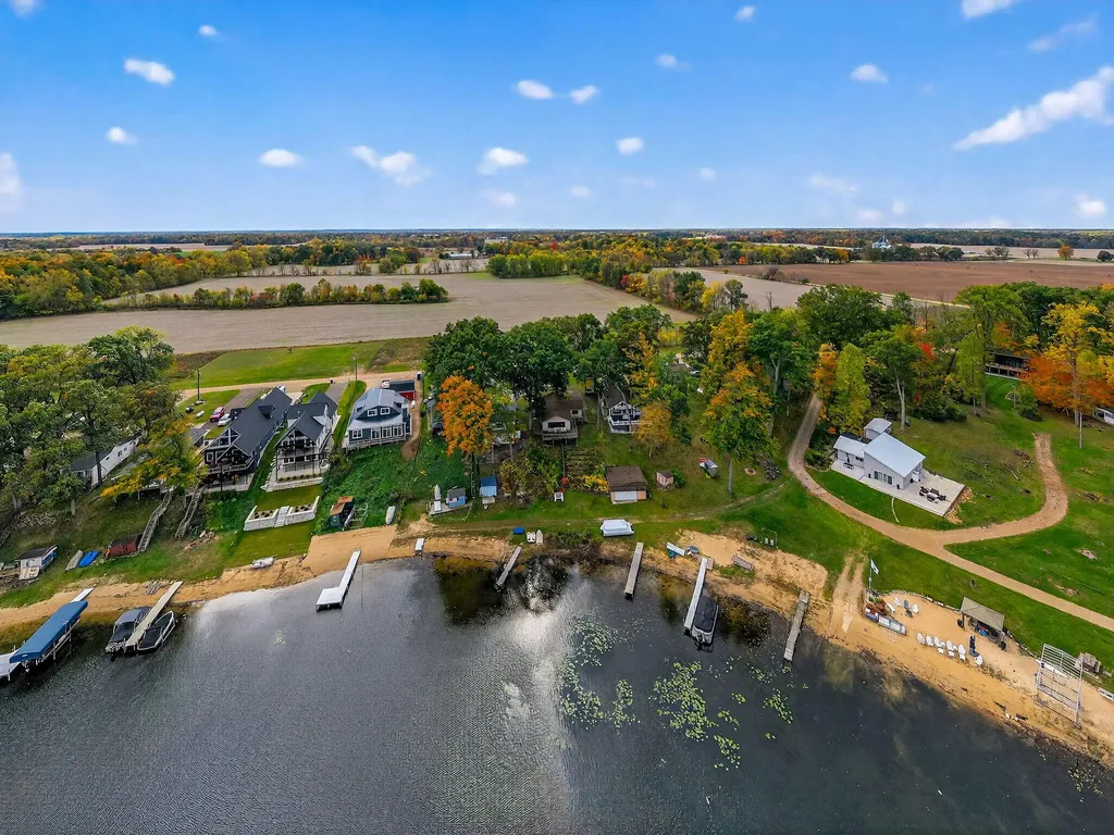 48168 70th Avenue Lawrence Township MI 49045