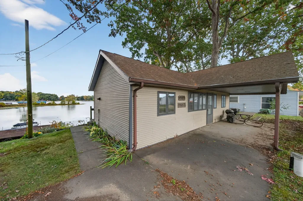 48168 70th Avenue Lawrence Township MI 49045