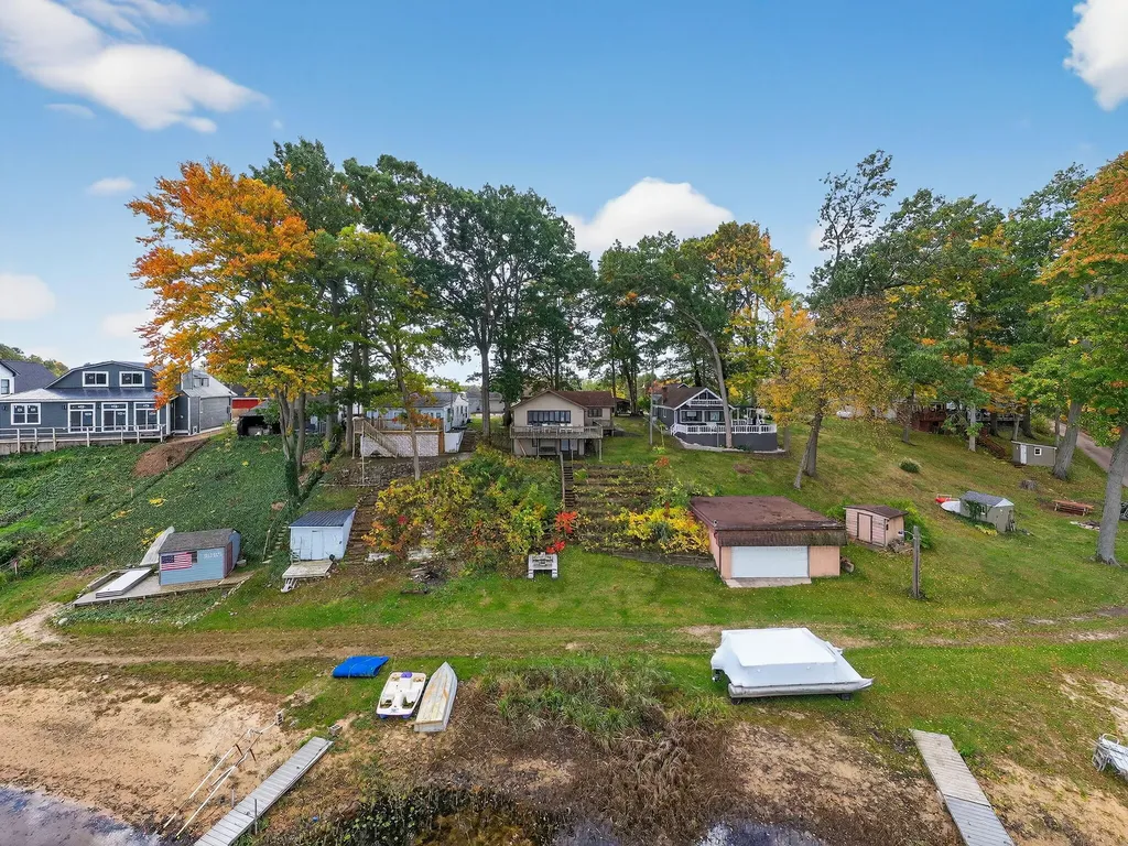 48168 70th Avenue Lawrence Township MI 49045