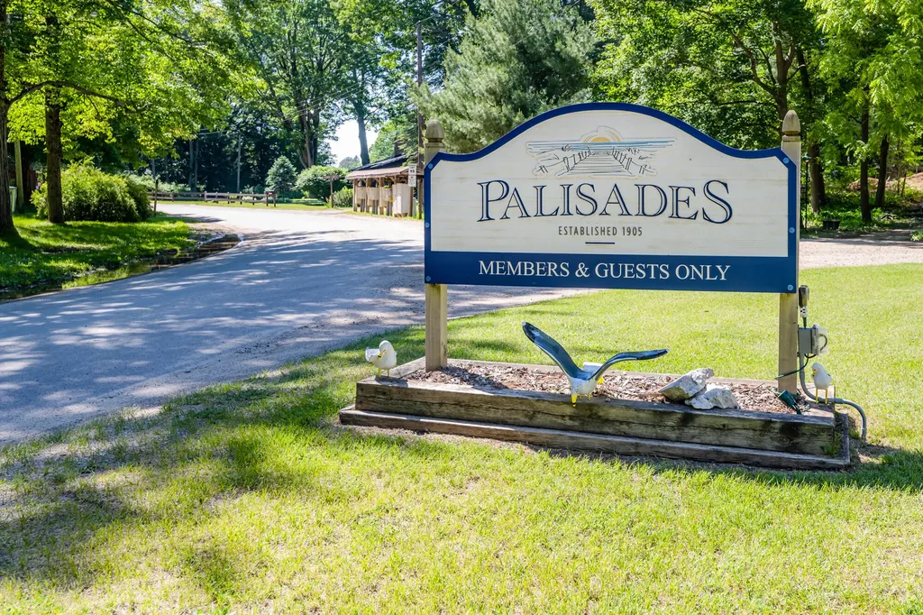 28310 Shorewood Drive Covert Township MI 49043