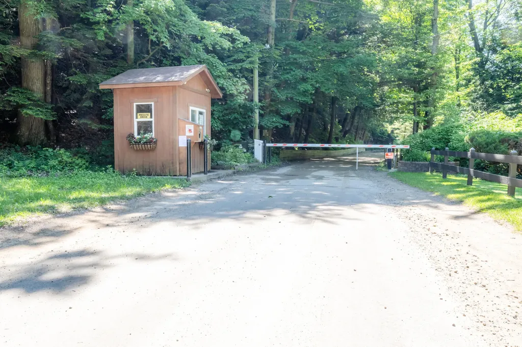 28310 Shorewood Drive Covert Township MI 49043