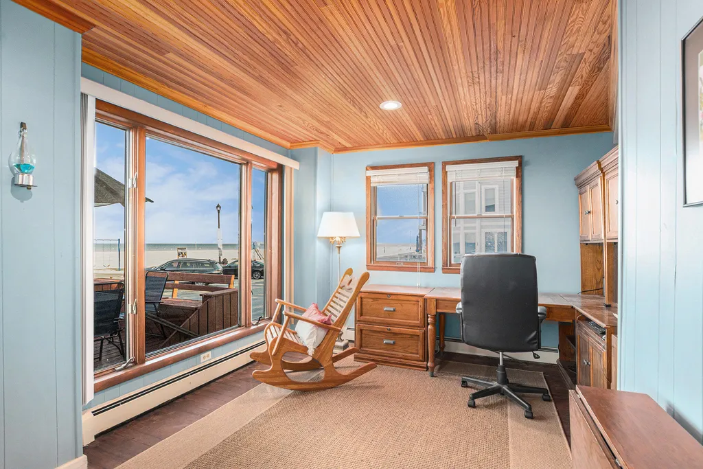30 Lakeshore Drive South Haven City MI 49090