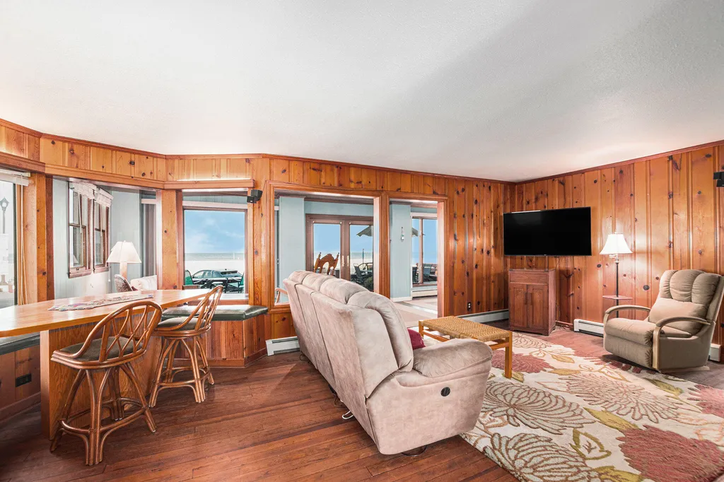 30 Lakeshore Drive South Haven City MI 49090