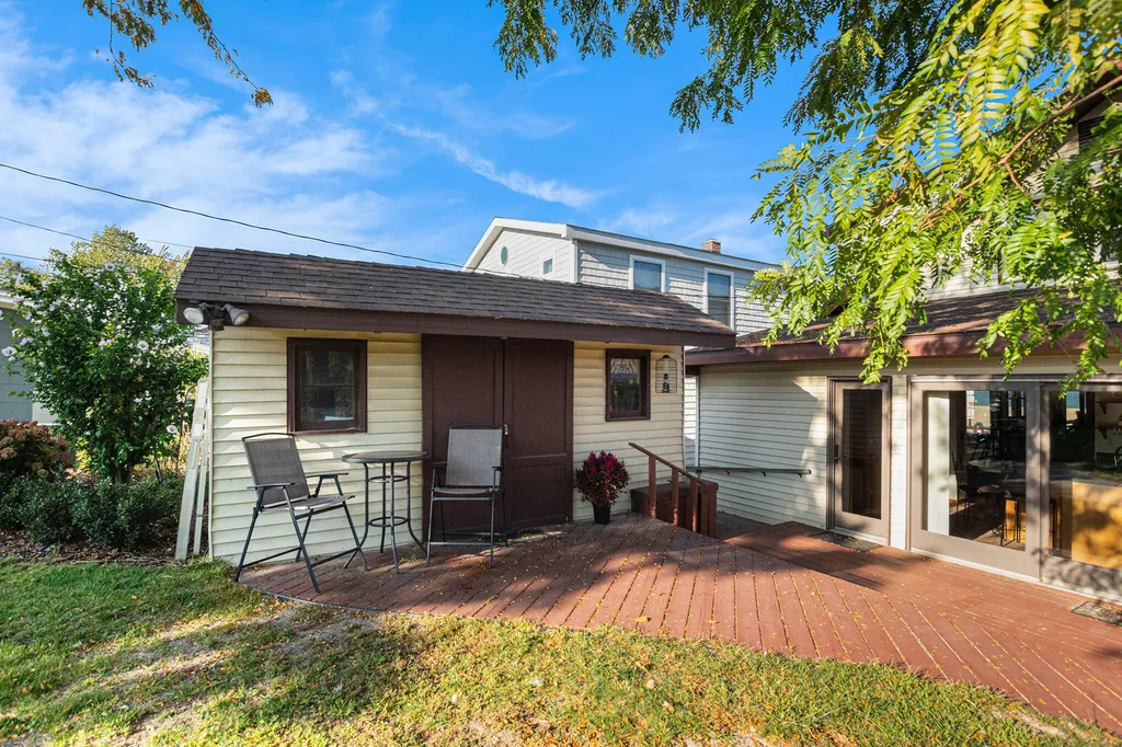 30 Lakeshore Drive South Haven City MI 49090