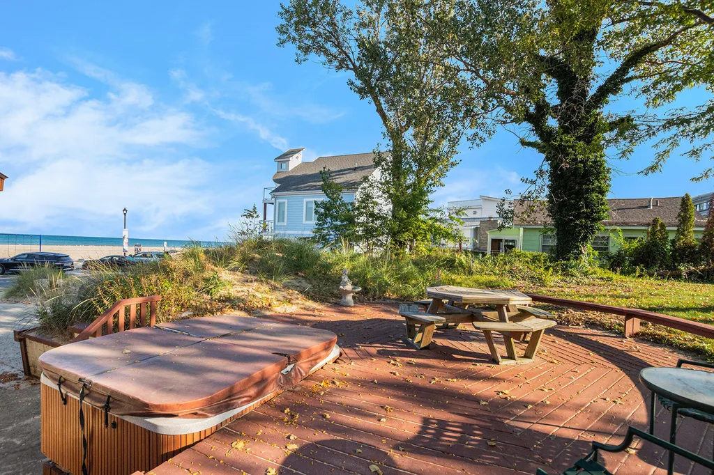 30 Lakeshore Drive South Haven City MI 49090