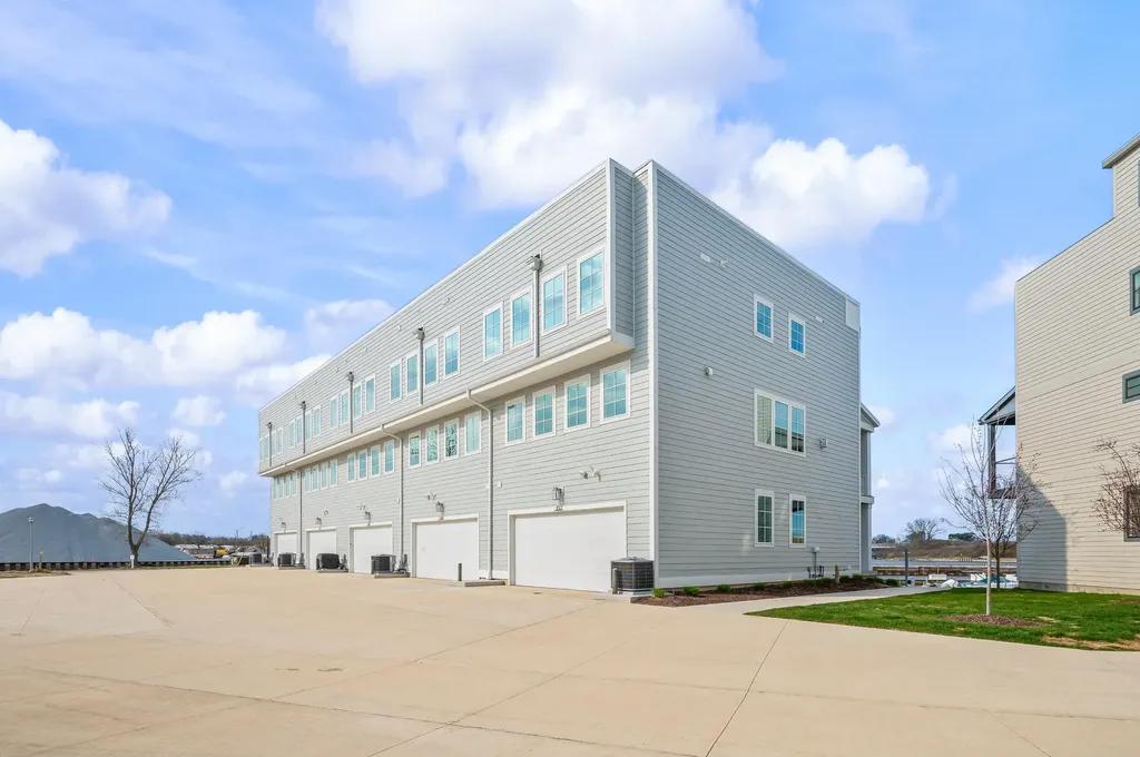 152 Mariners Cove St. Joseph City MI 49085