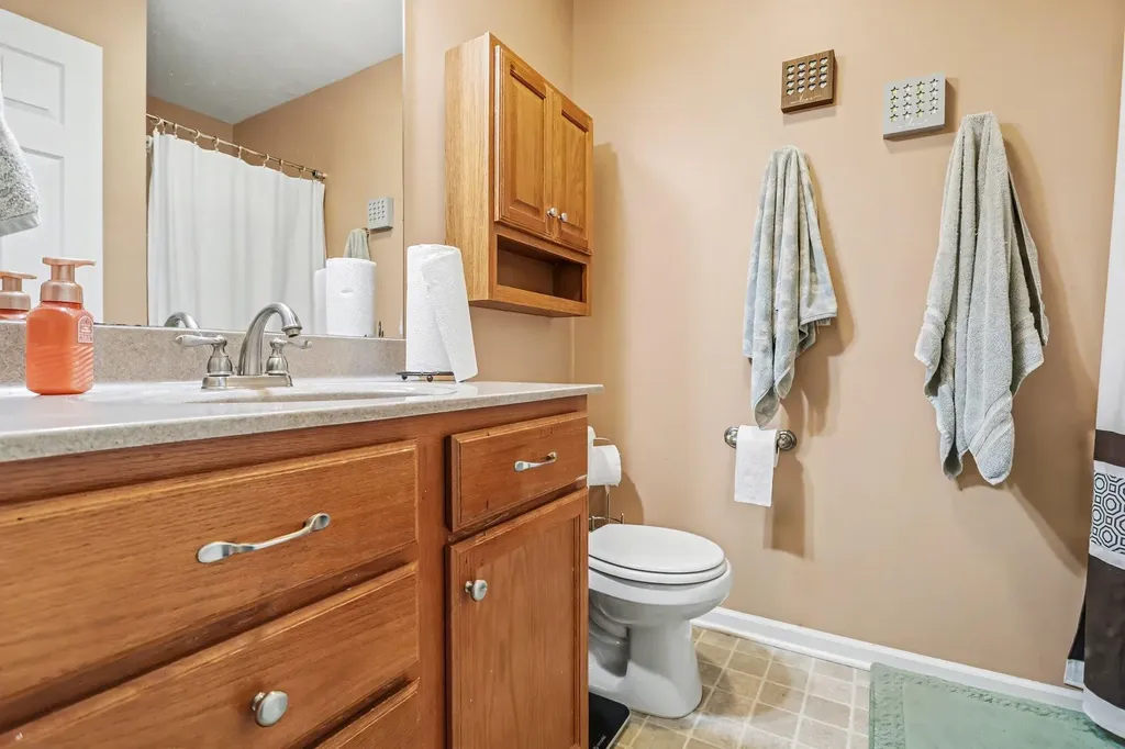 2233 Suncrest Breeze Oronoko Charter Township MI 49103