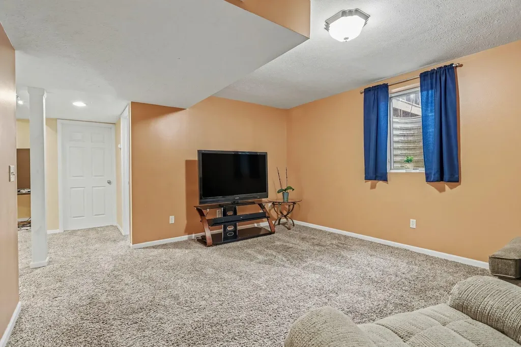2233 Suncrest Breeze Oronoko Charter Township MI 49103