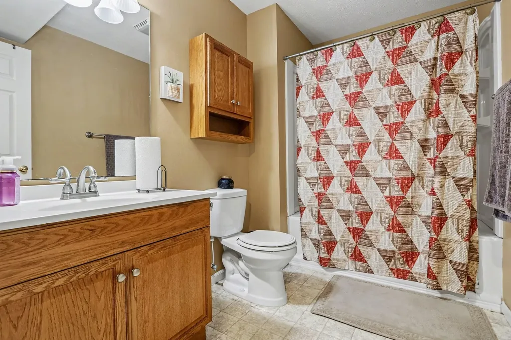 2233 Suncrest Breeze Oronoko Charter Township MI 49103