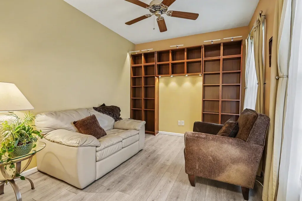 2233 Suncrest Breeze Oronoko Charter Township MI 49103