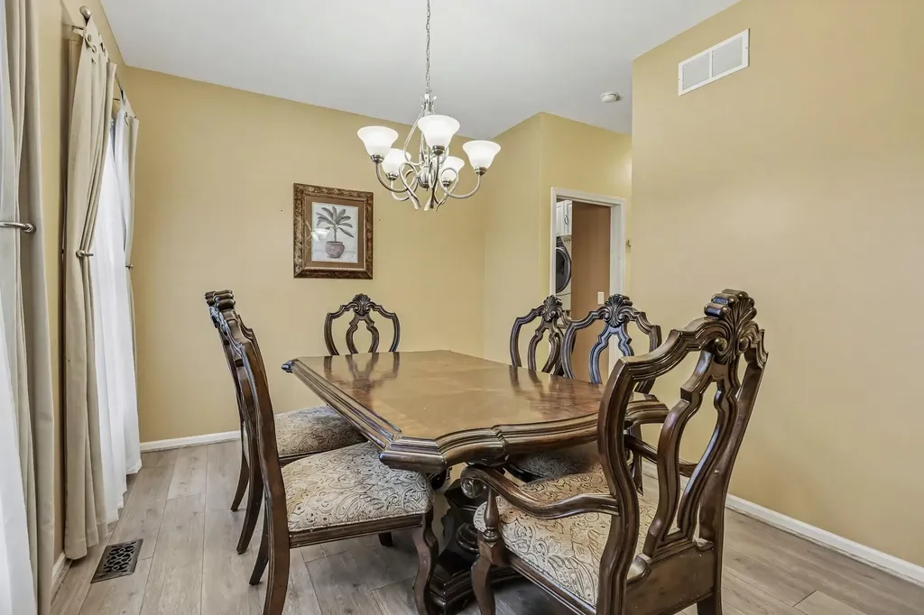 2233 Suncrest Breeze Oronoko Charter Township MI 49103