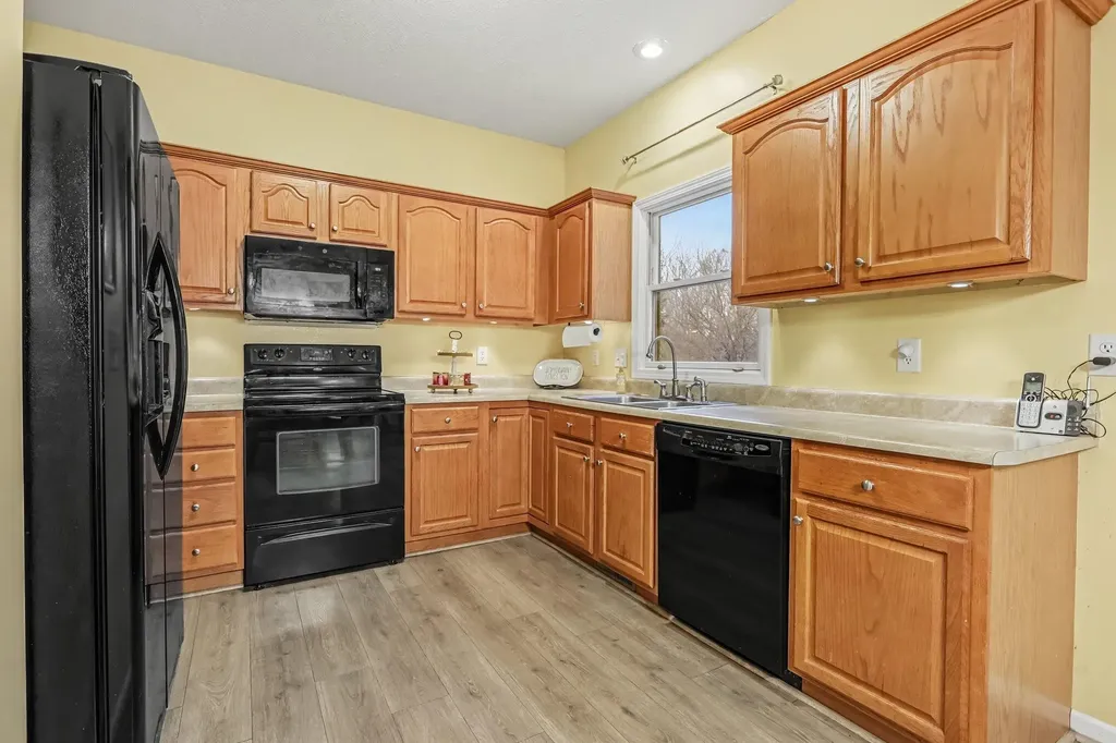 2233 Suncrest Breeze Oronoko Charter Township MI 49103