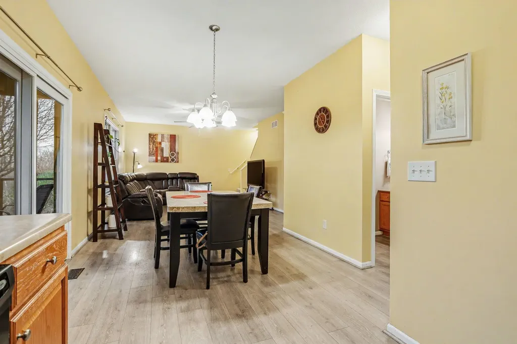 2233 Suncrest Breeze Oronoko Charter Township MI 49103
